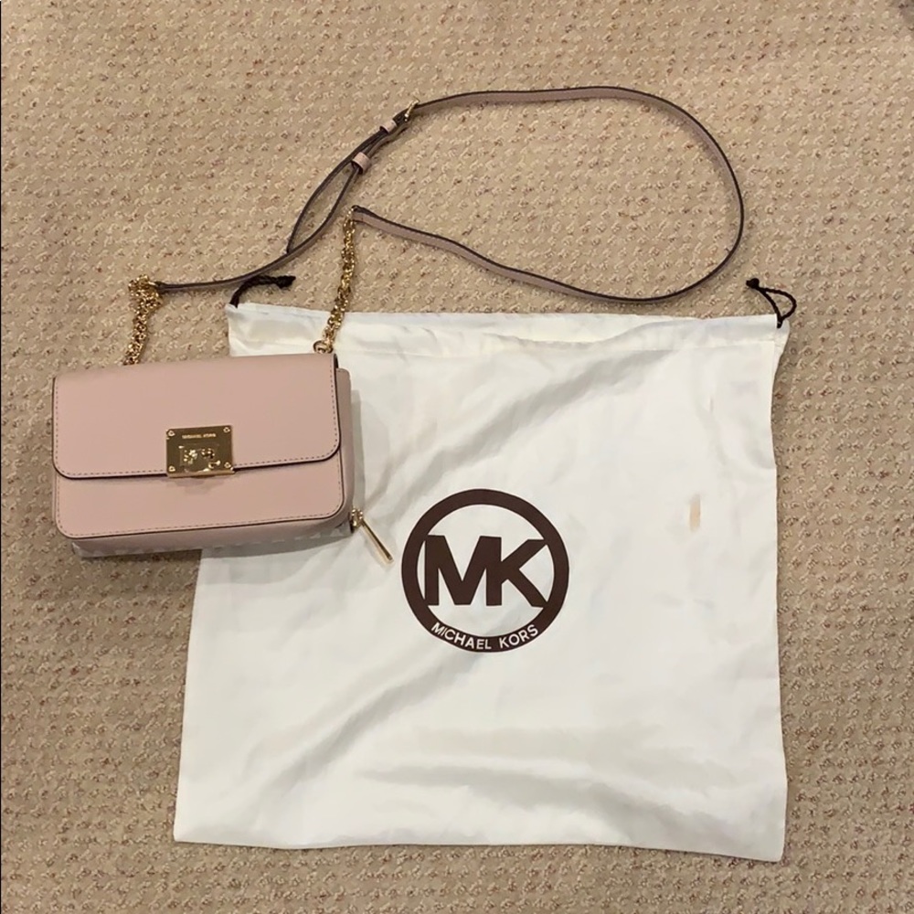 Michael Kors Pink Crossbody 💕